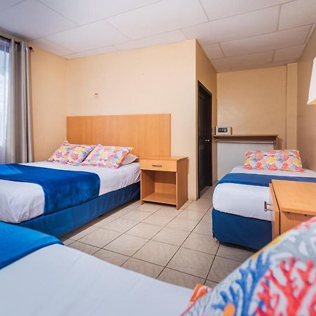 Hostal North Seymour Puerto Ayora  Exteriör bild