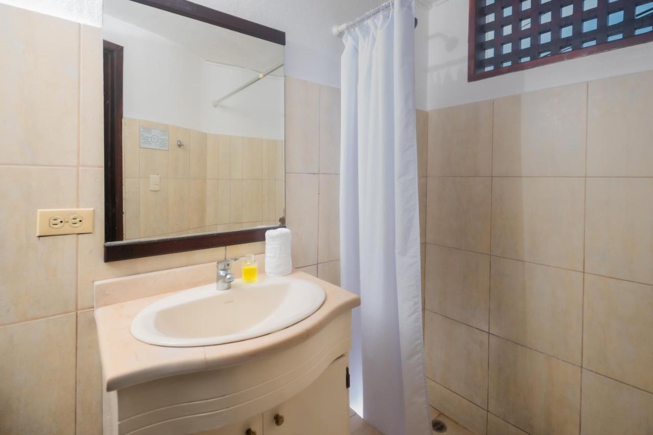 Hostal North Seymour Puerto Ayora  Exteriör bild