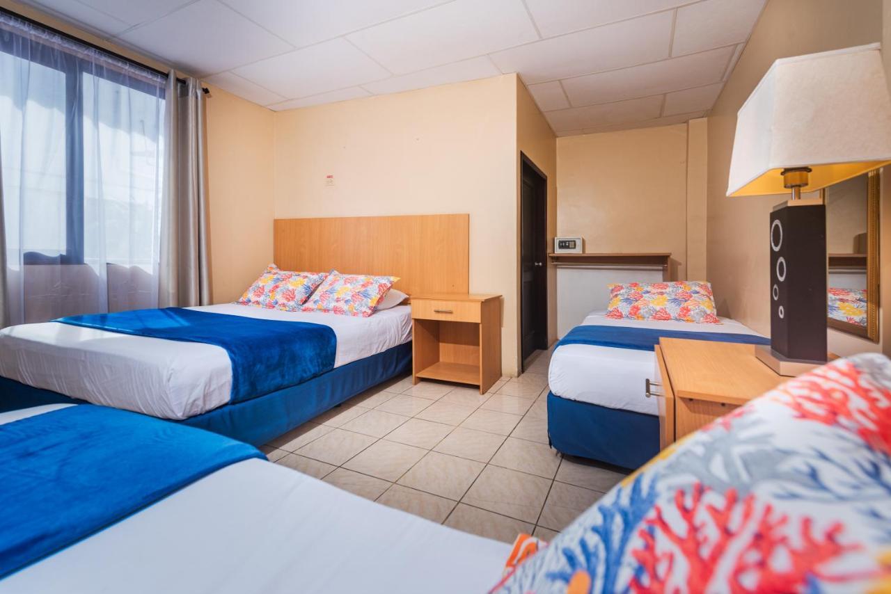 Hostal North Seymour Puerto Ayora  Exteriör bild