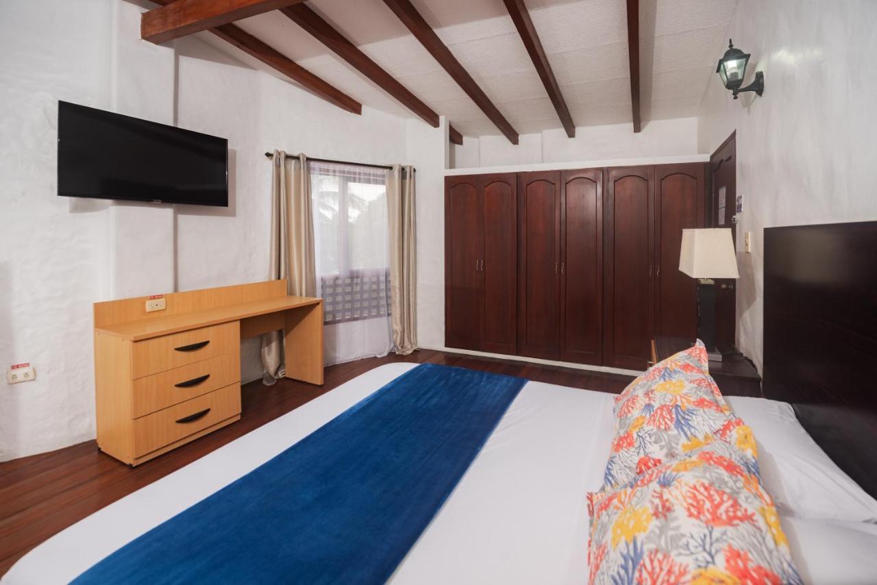 Hostal North Seymour Puerto Ayora  Exteriör bild