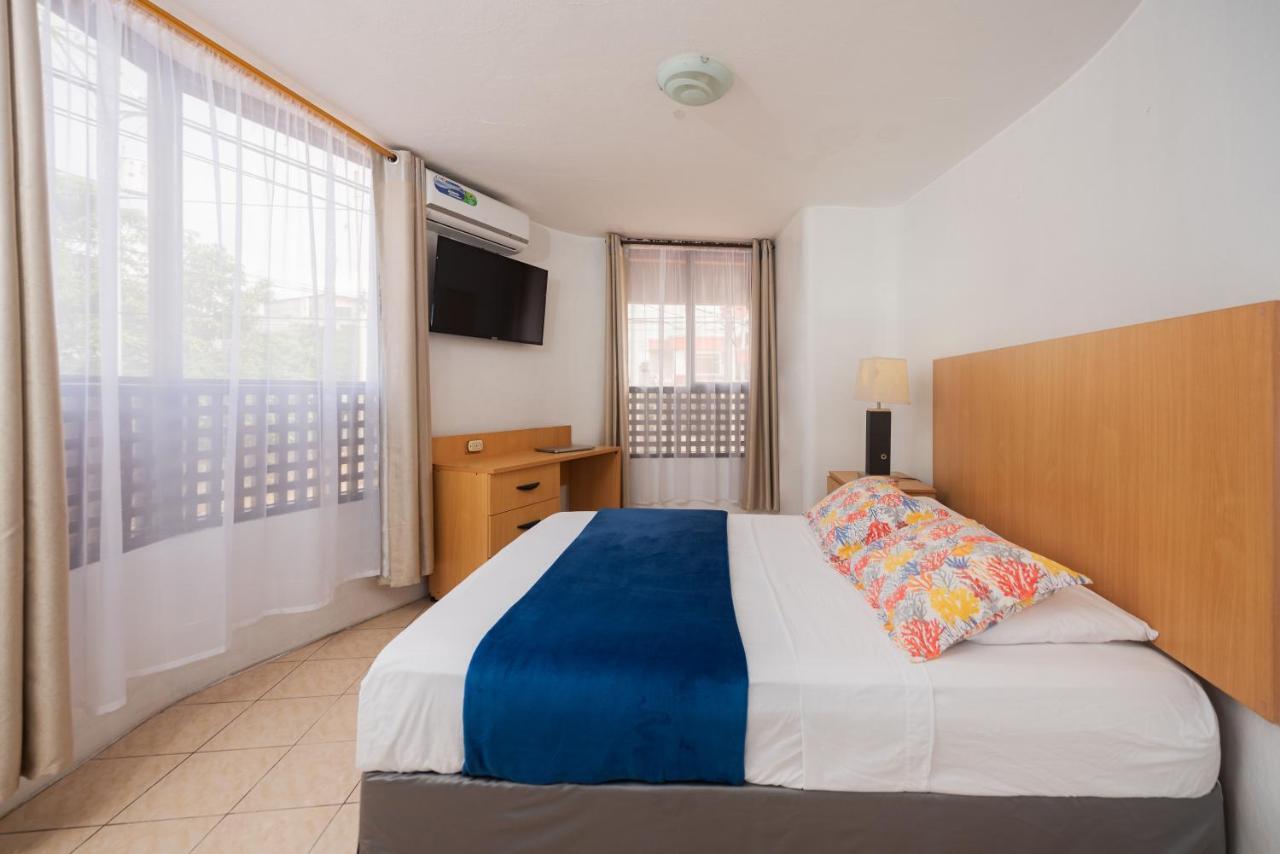 Hostal North Seymour Puerto Ayora  Exteriör bild