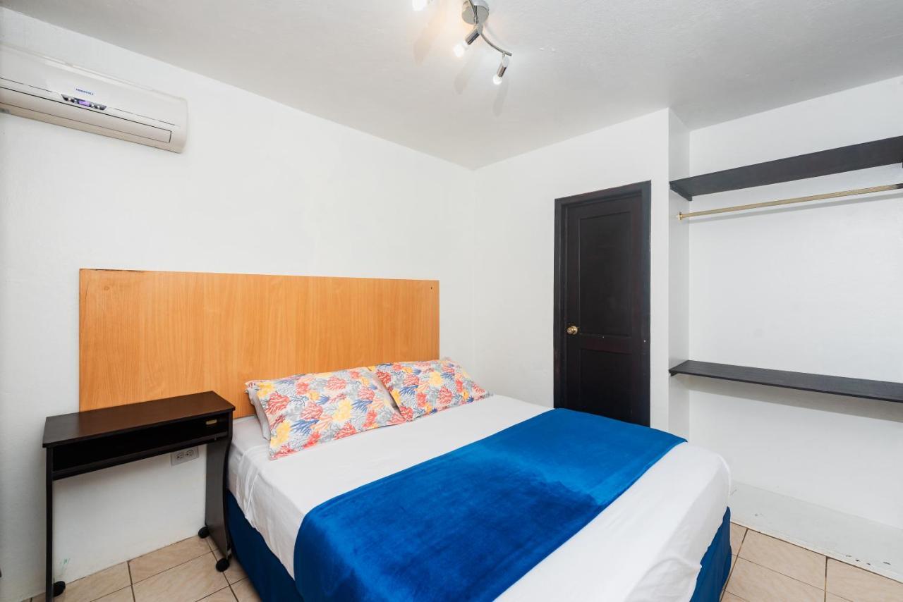Hostal North Seymour Puerto Ayora  Exteriör bild